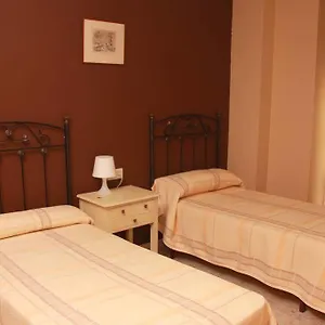 https://hostal-tilos.hotelsinnerja.org